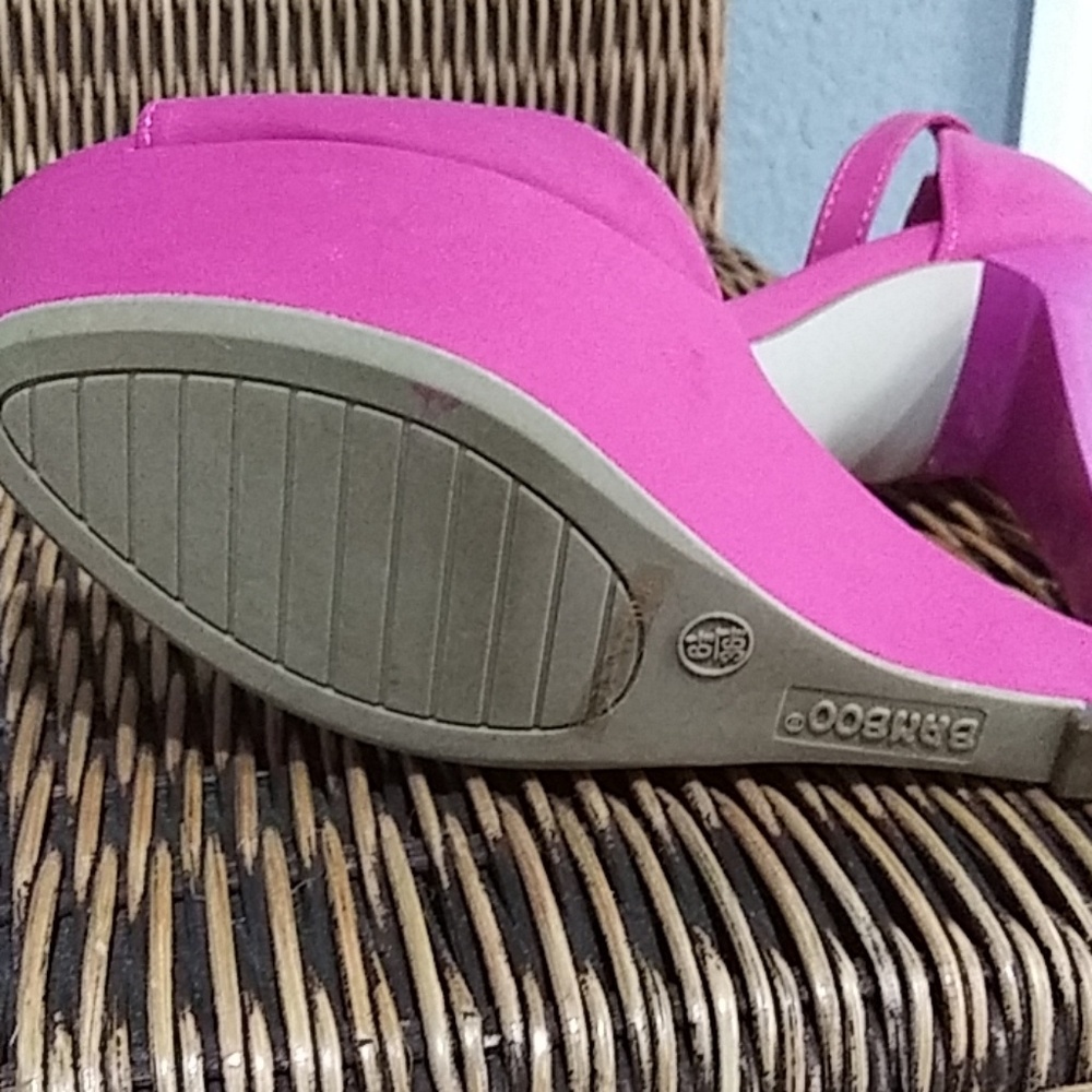 Shoes - Picture 6 of 6